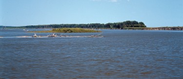 A picture of the Missouri river.